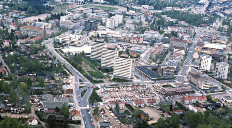 Kouvolan tori vuonna 1971. Kuva Eero Suikki.