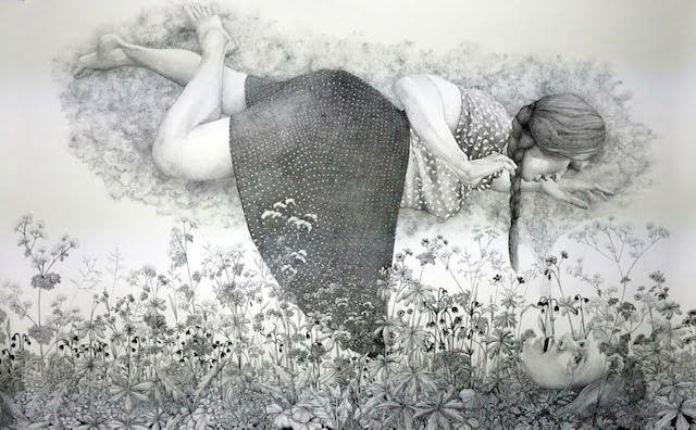 Musta-valkoinen piirustus. Nainen leijuu heinikossa, heinien yläpuolella. Alapuolella heinikossa makoilee mies