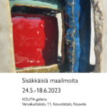 Värikkästä keramiikkaa läheltä kuvattuna ja Leena Mäki-Patolan näyttelyn tiedot
