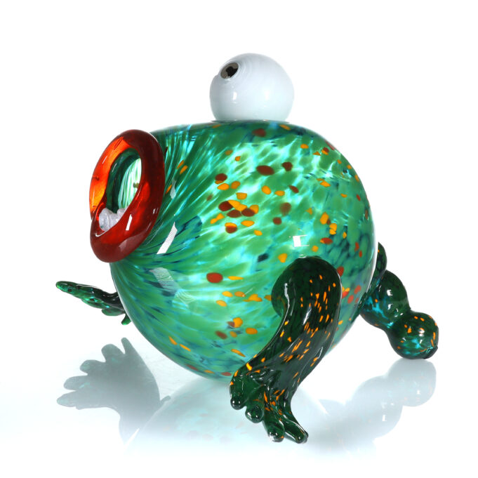 Lasinen vihreä hahmo joka voisi olla kala.