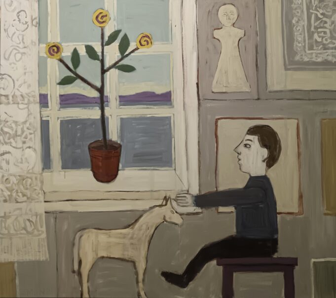 Teoksessa ihmishahmo silittää koiraa, ikkunalaudalla kukkia.