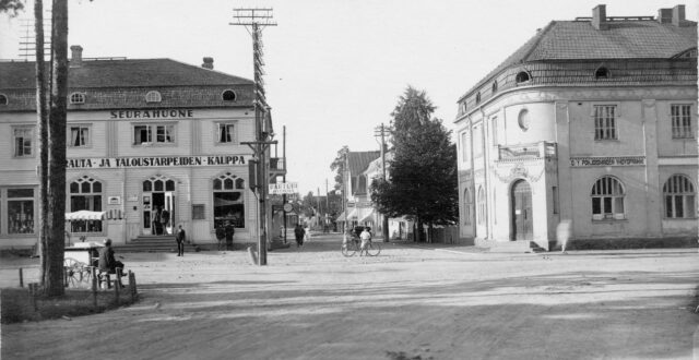 Mustavalkoinen valokuva Kouvolan kaduista 1926.
