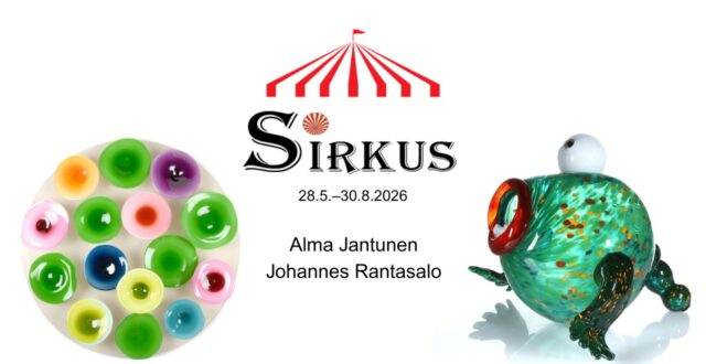 Kaksi lasista tehtyä värikästä teosta ja teksti: Sirkus.